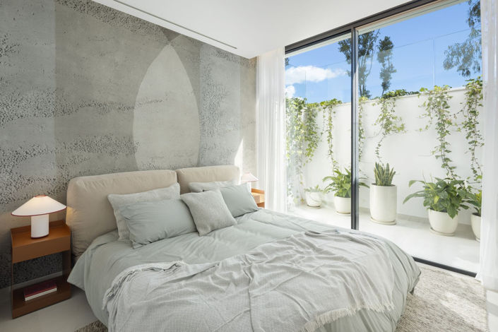 Image No.6-5 Bed Property for sale