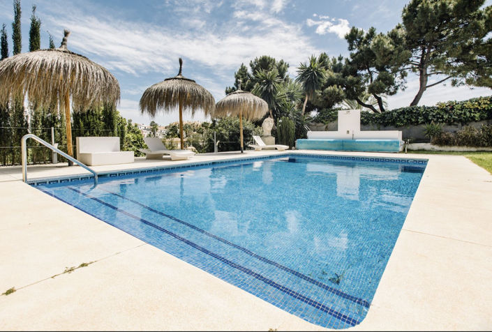 Image No.1-Propriété de 5 chambres à vendre à Estepona