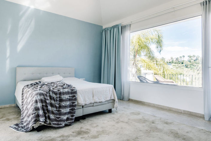 Image No.11-5 Bed Property for sale