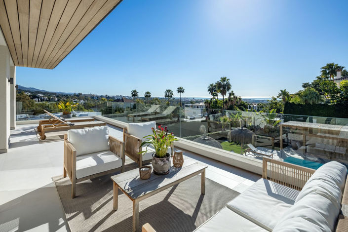 Image No.21-5 Bed Property for sale