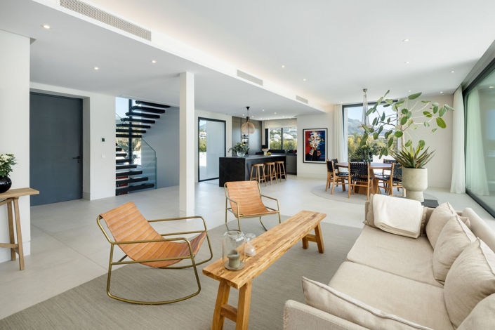 Image No.4-5 Bed Property for sale