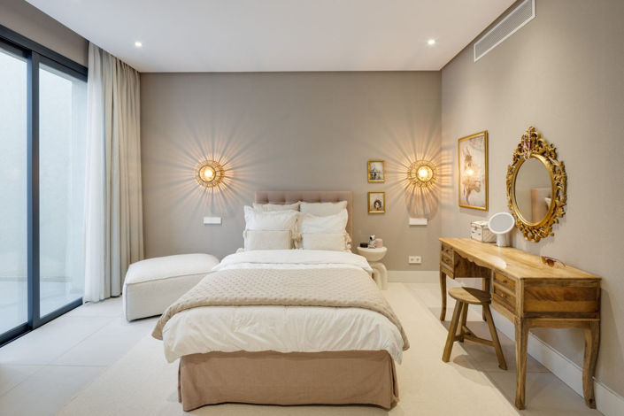 Image No.7-5 Bed Property for sale