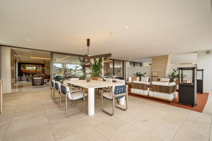 Image No.2-5 Bed Property for sale