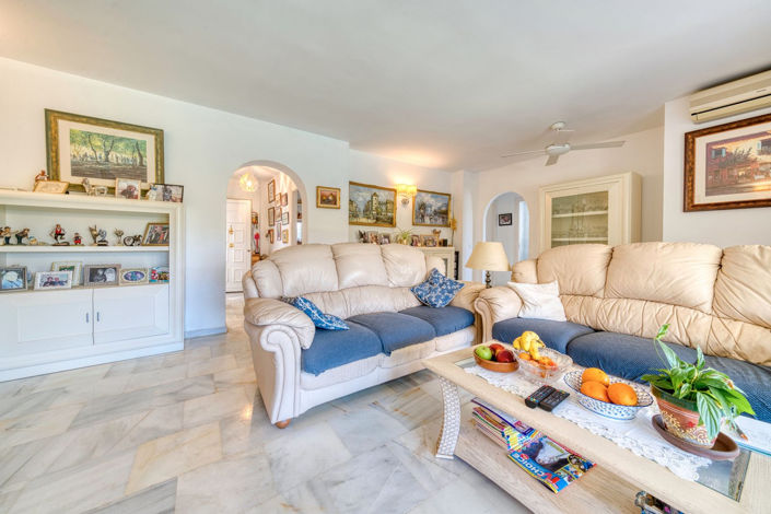 Image No.10-2 Bed Property for sale