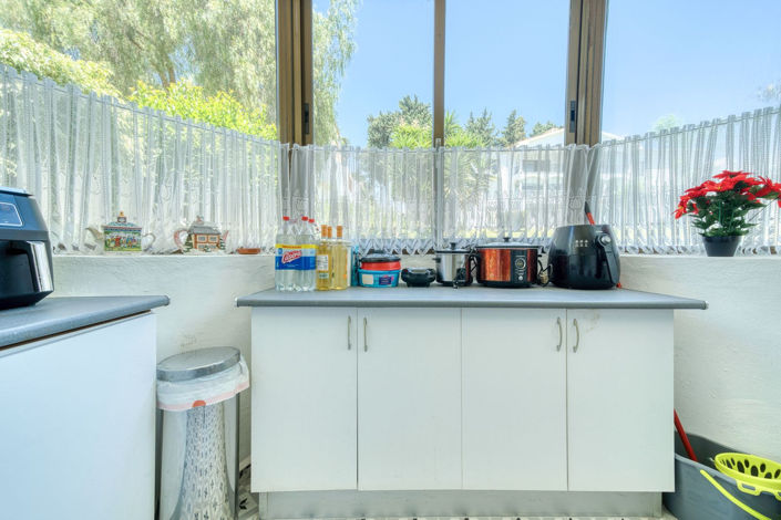 Image No.7-2 Bed Property for sale