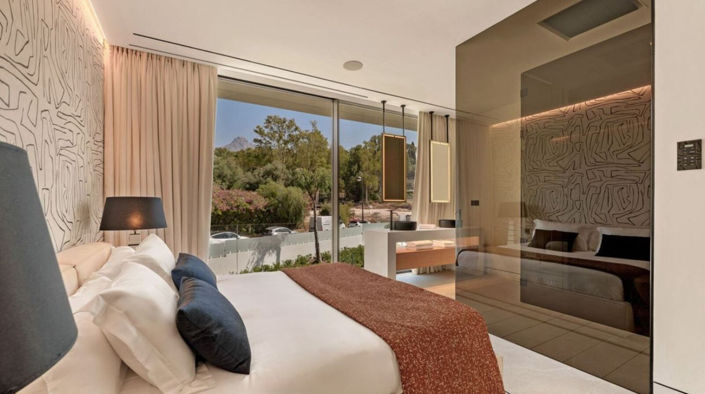 Image No.26-4 Bed Property for sale