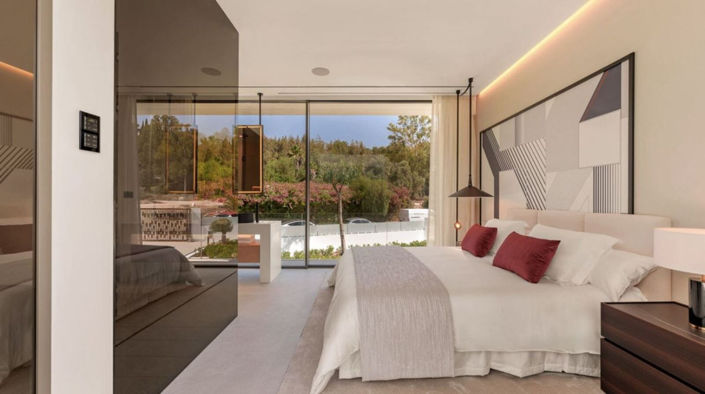 Image No.30-4 Bed Property for sale