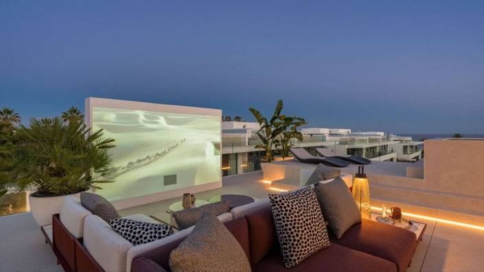 Image No.35-4 Bed Property for sale