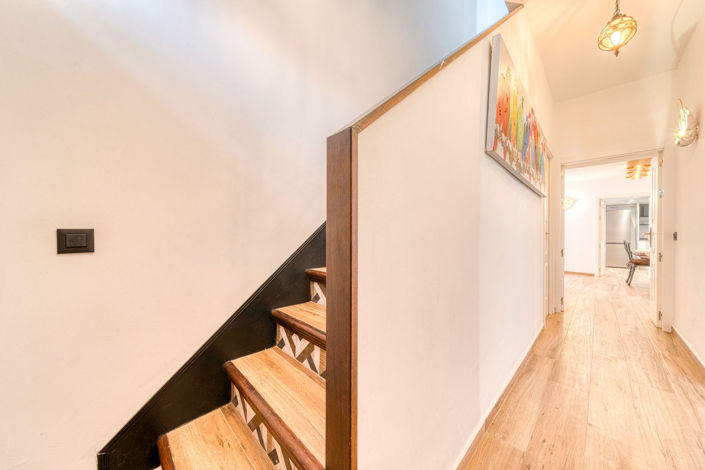 Image No.12-2 Bed Property for sale