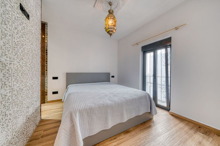 Image No.13-2 Bed Property for sale