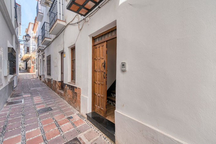 Image No.23-2 Bed Property for sale