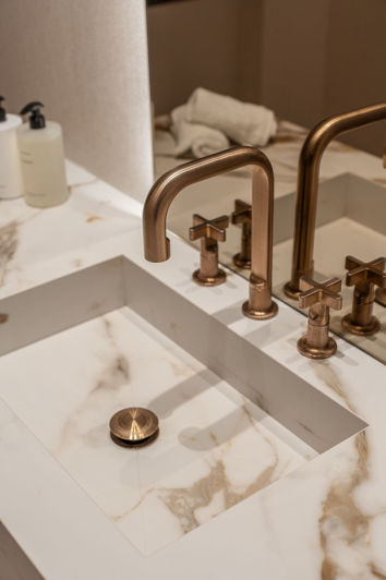 Image No.26-4 Bed Property for sale