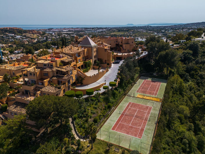 Image No.51-4 Bed Property for sale