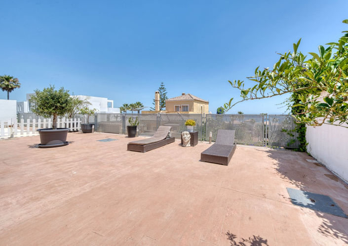 Image No.39-5 Bed Property for sale