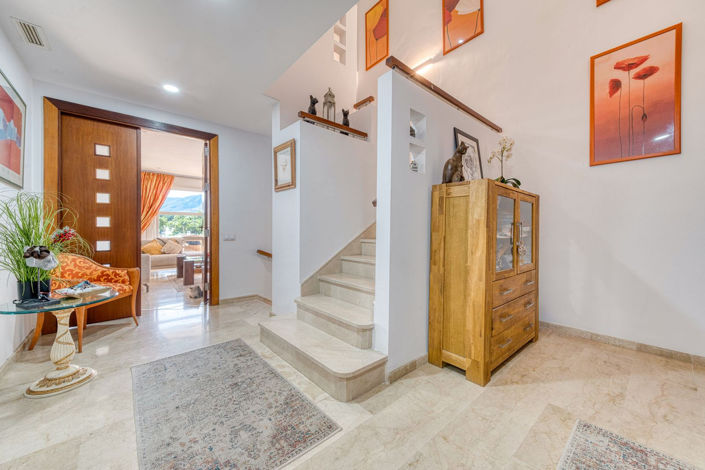 Image No.18-3 Bed Property for sale