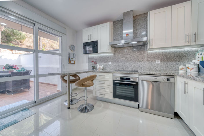 Image No.19-3 Bed Property for sale