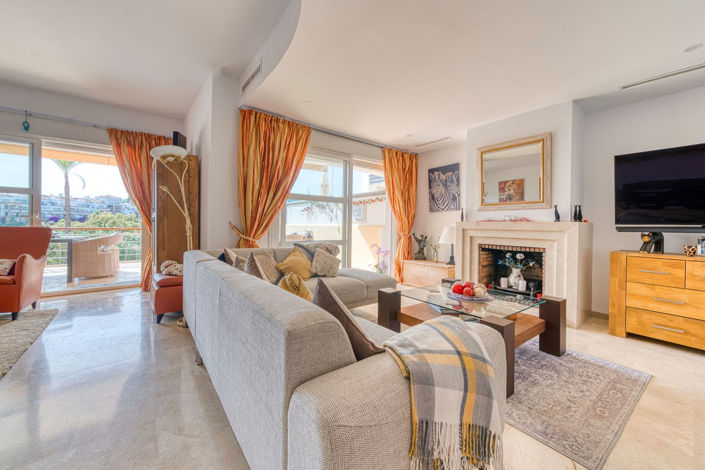 Image No.21-3 Bed Property for sale