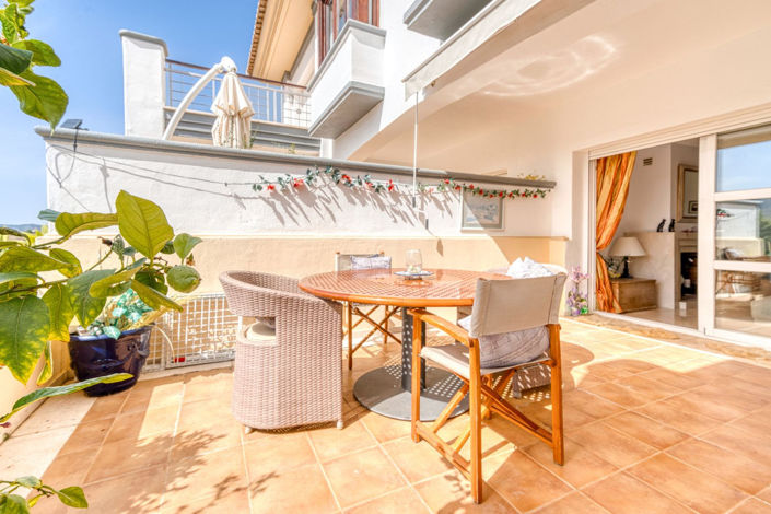 Image No.27-3 Bed Property for sale