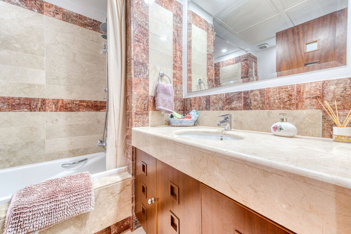 Image No.36-3 Bed Property for sale