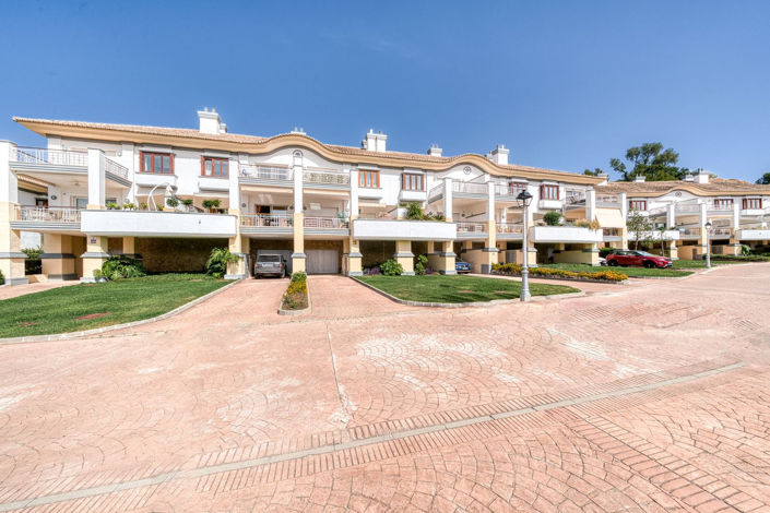 Image No.41-3 Bed Property for sale