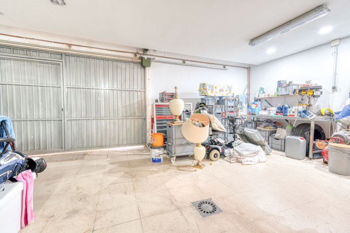 Image No.42-3 Bed Property for sale