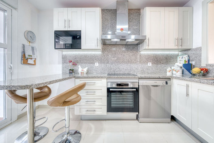 Image No.9-3 Bed Property for sale