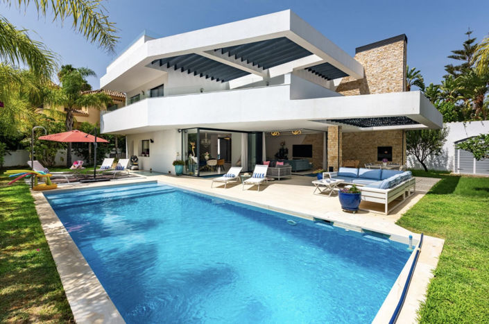 Image No.1-5 Bed Property for sale