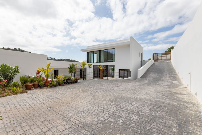 Image No.16-6 Bed Property for sale