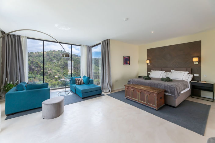 Image No.33-6 Bed Property for sale