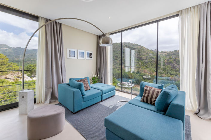 Image No.34-6 Bed Property for sale