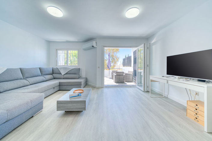 Image No.10-3 Bed Property for sale