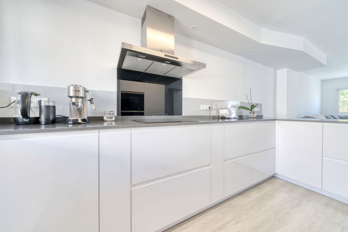 Image No.12-3 Bed Property for sale