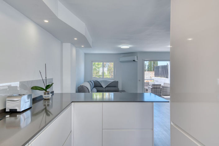 Image No.19-3 Bed Property for sale