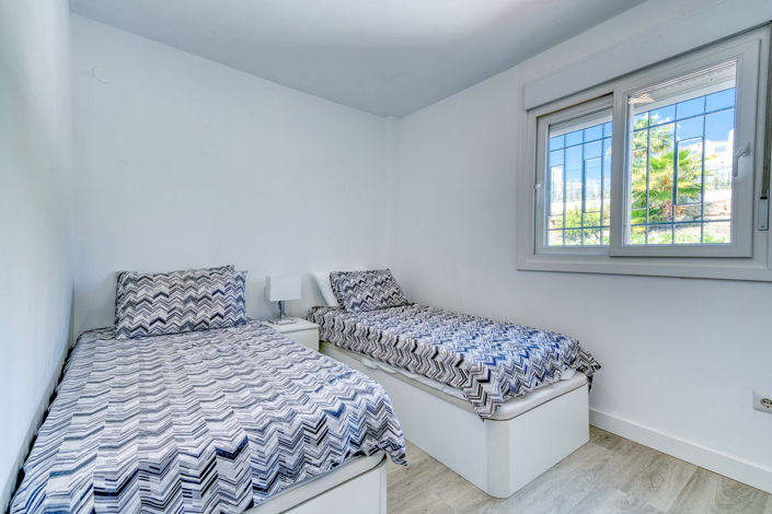 Image No.20-3 Bed Property for sale