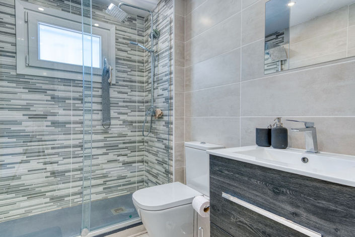 Image No.21-3 Bed Property for sale