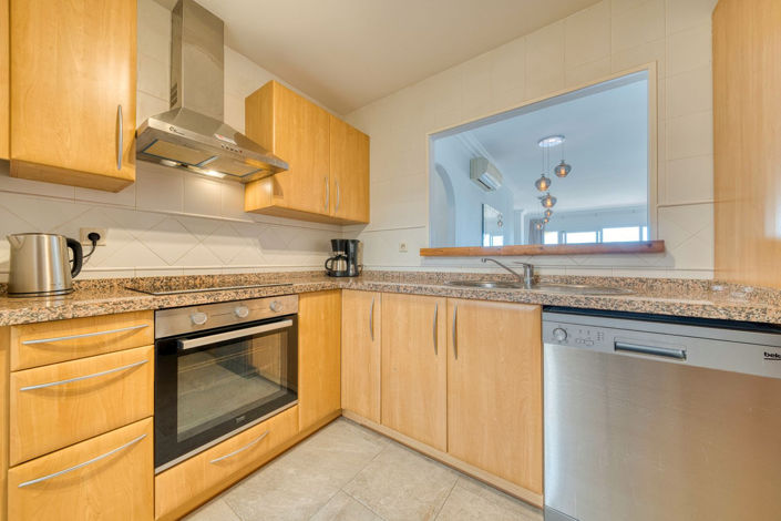 Image No.11-2 Bed Property for sale