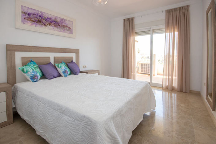 Image No.16-2 Bed Property for sale