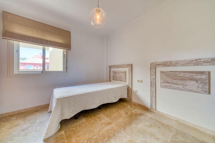 Image No.18-2 Bed Property for sale