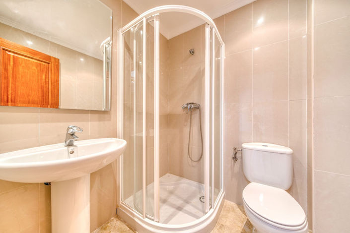 Image No.19-2 Bed Property for sale