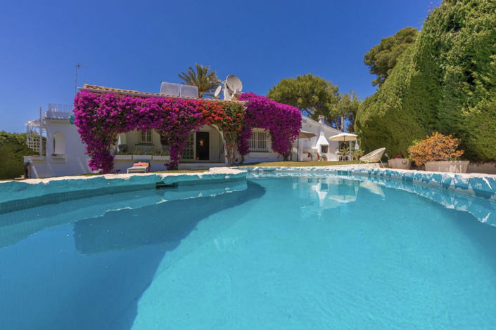 Image No.12-5 Bed Property for sale