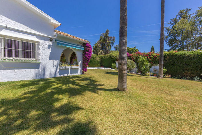 Image No.5-5 Bed Property for sale