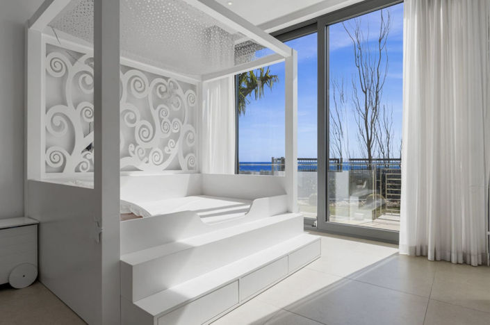 Image No.15-7 Bed Property for sale