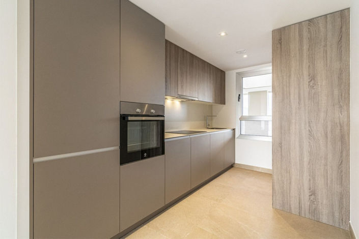 Image No.3-3 Bed Property for sale