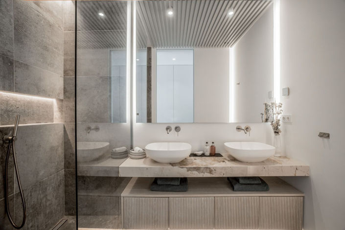 Image No.32-6 Bed Property for sale