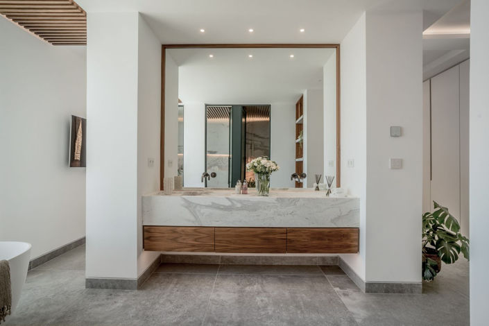 Image No.39-6 Bed Property for sale