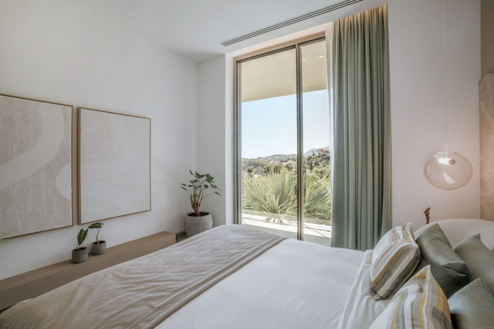 Image No.46-6 Bed Property for sale