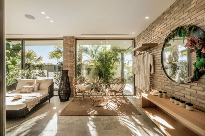 Image No.50-6 Bed Property for sale