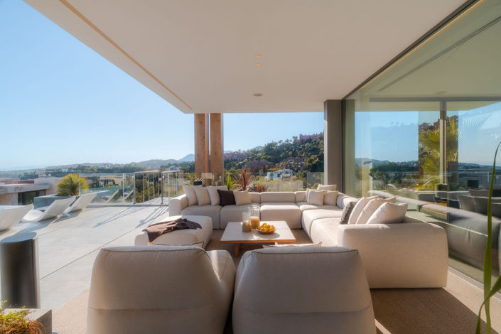 Image No.66-6 Bed Property for sale