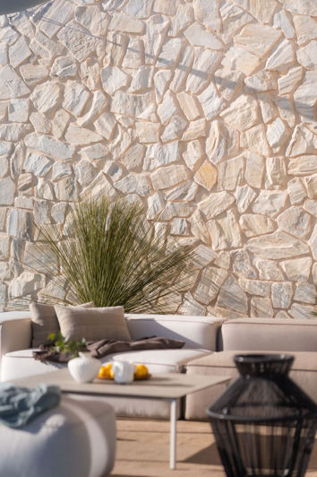 Image No.70-6 Bed Property for sale