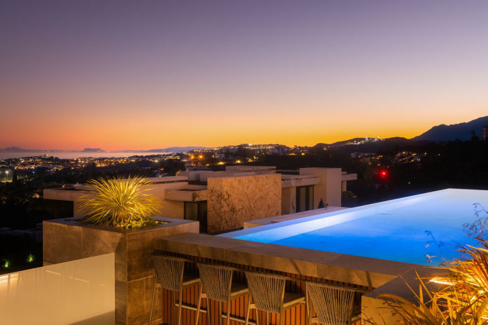 Image No.79-6 Bed Property for sale